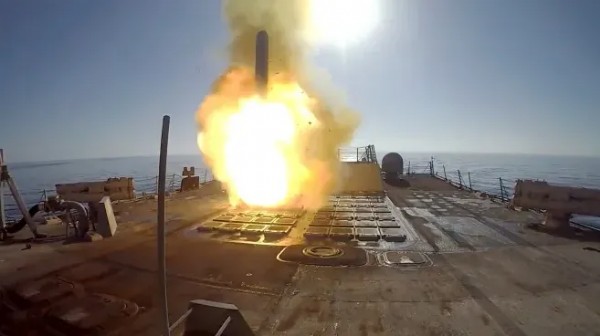 ABD Hürmüz'de Robotları Devreye Soktu! Washington’un Yeni Teknolojisi Boğazı Açabilecek Mi?